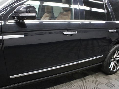 Used 2019 Lincoln Navigator Reserve AWD/4WD image 52
