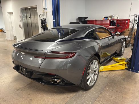 Used 2017 Aston Martin DB11 V12 image 3