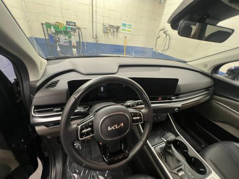 Used 2026 Kia Carnival FWD image 34