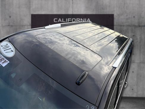 Used 2017 Cadillac Escalade Platinum AWD/4WD image 12