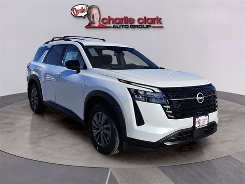 New 2026 Nissan Pathfinder SV image 8