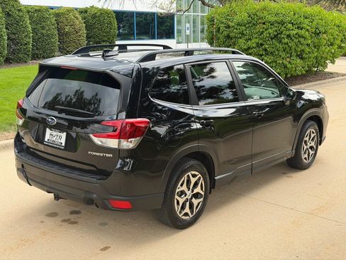 Used 2020 Subaru Forester Premium AWD/4WD image 5