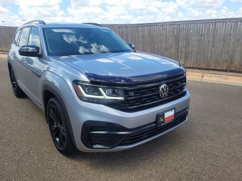 Used 2023 Volkswagen Atlas SEL R-Line AWD/4WD image 4