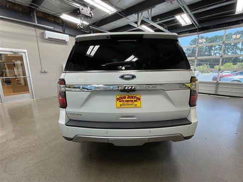 Used 2018 Ford Expedition Max Limited AWD/4WD image 4