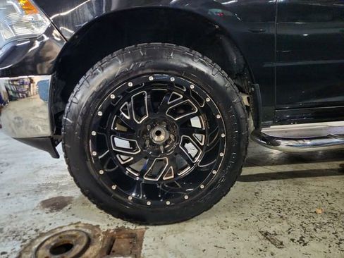 Used 2019 RAM 1500 Classic SLT image 25