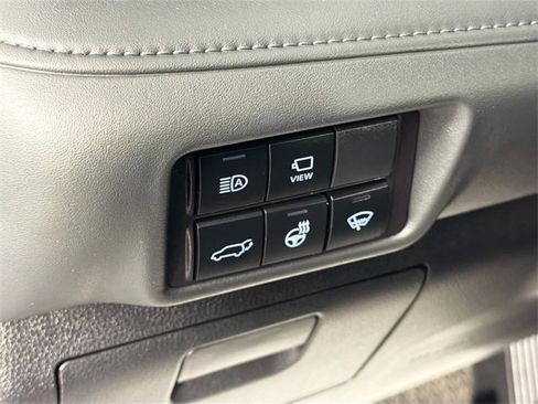 Used 2022 Toyota Highlander Platinum image 10