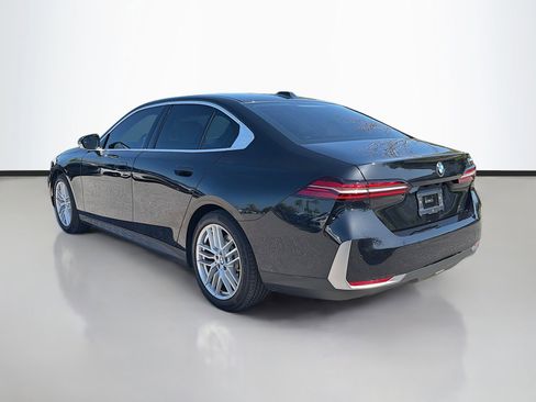 Used 2024 BMW 530i w/ Premium Package image 6