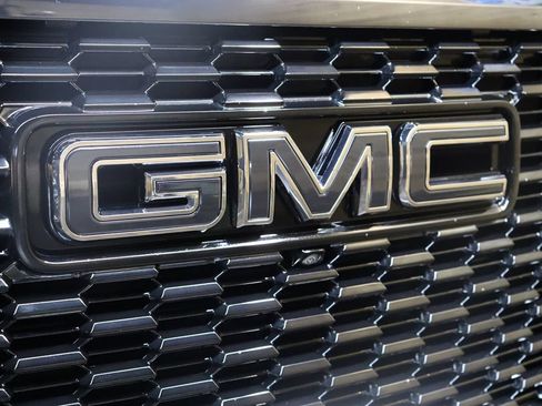 Used 2024 GMC Yukon XL Denali Ultimate AWD/4WD image 16