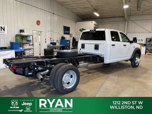 New 2026 RAM 5500 Tradesman AWD/4WD image 3