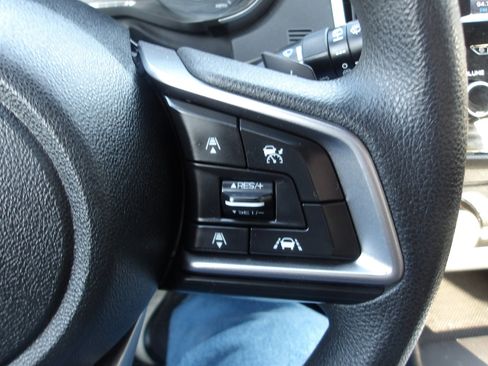 Used 2019 Subaru Impreza 2.0i Premium image 17