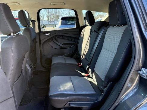 Used 2019 Ford Escape SE image 10