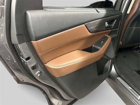 Used 2023 Acura MDX SH-AWD w/ Advance Package image 17