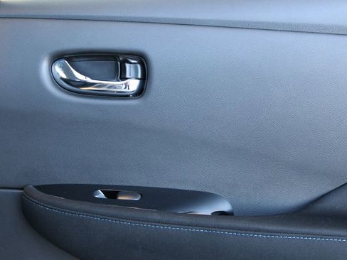 Used 2021 Nissan Leaf SV Plus image 29