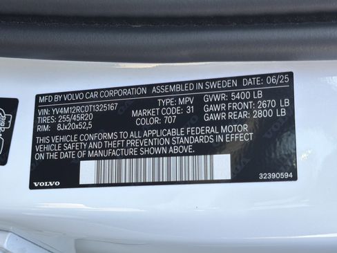 Used 2026 Volvo XC60 B5 Plus w/ Protection Package Premier image 37