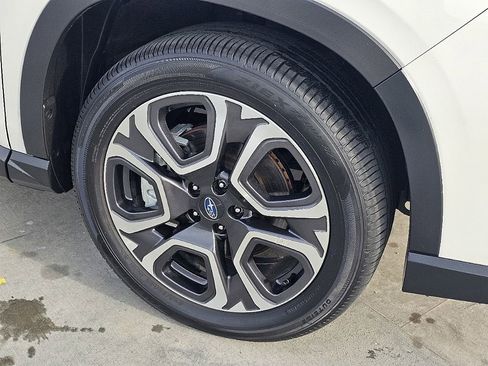 Used 2023 Subaru Ascent Limited w/ Technology Package image 8