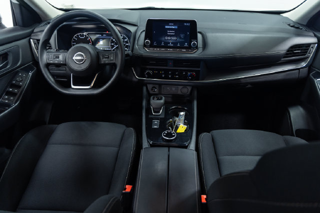 Used 2024 Nissan Rogue S AWD/4WD image 21