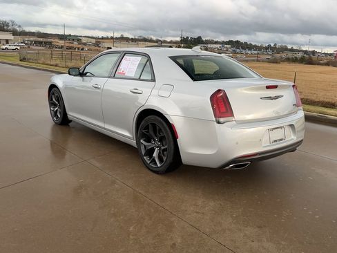Used 2023 Chrysler 300 S image 6