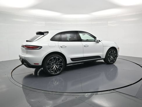 Certified 2026 Porsche Macan AWD/4WD image 31