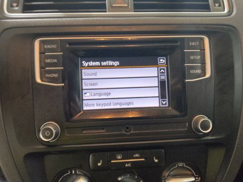 Used 2018 Volkswagen Jetta S w/ Cold Weather Package FWD image 25