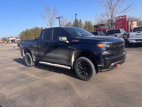 Used 2019 Chevrolet Silverado 1500 Custom Trail Boss w/ Custom Convenience Package AWD/4WD image 4