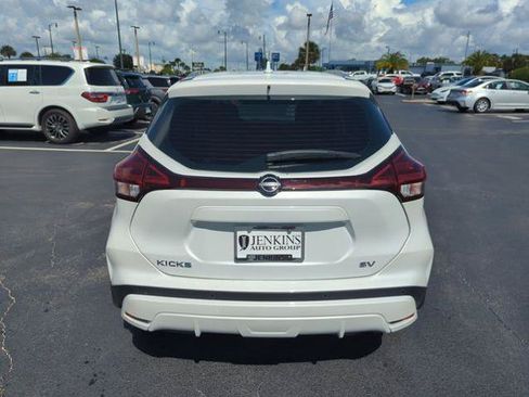 Certified 2024 Nissan Kicks SV FWD image 7