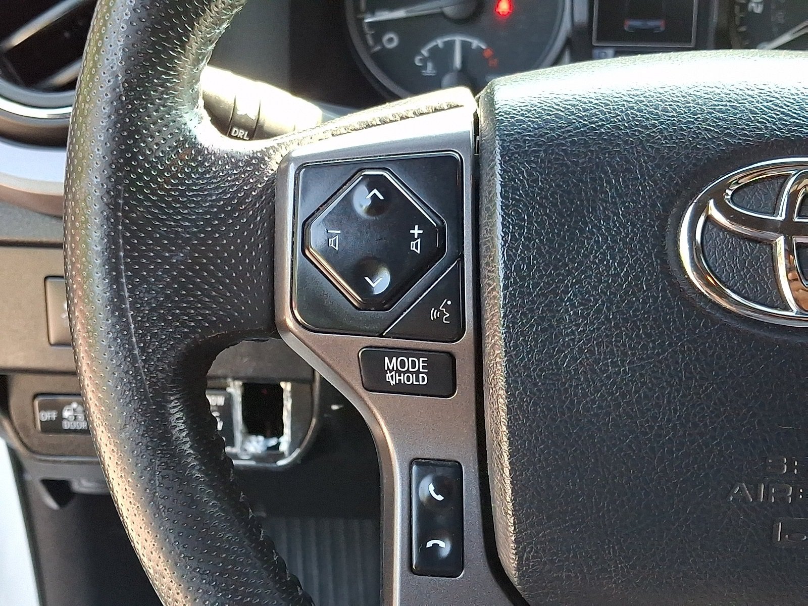 Used 2020 Toyota Tacoma TRD Off-Road AWD/4WD image 20