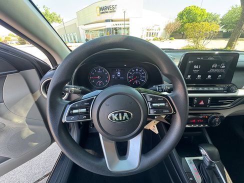Used 2019 Kia Forte LXS image 17