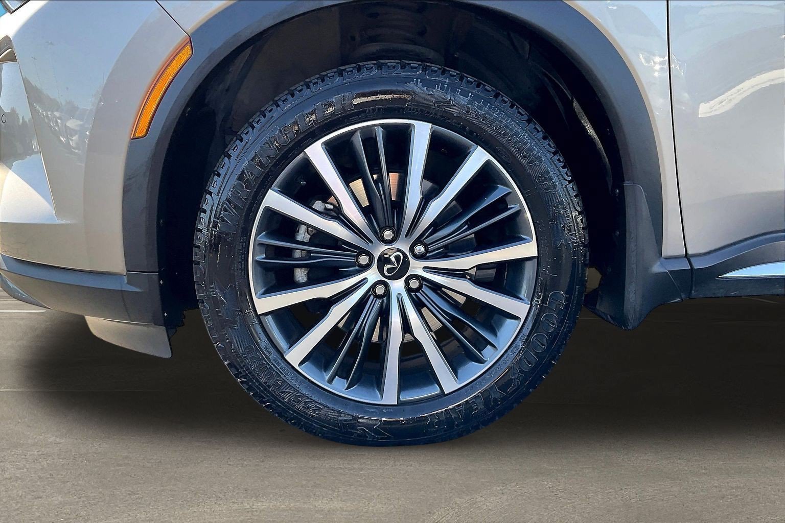 Certified 2023 INFINITI QX60 Sensory w/ Cargo Package AWD/4WD image 33