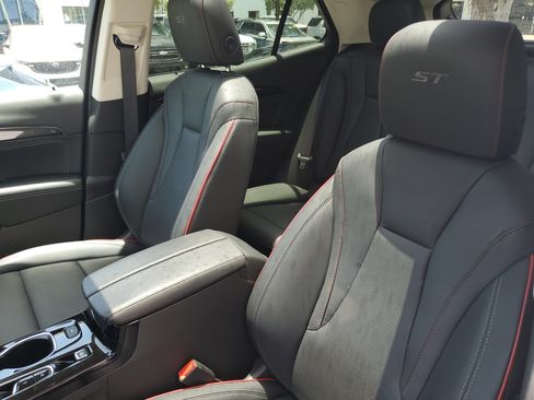 Used 2023 Buick Envision Essence w/ Technology Package I FWD image 21