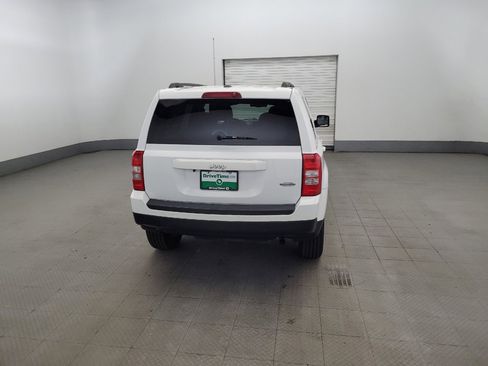 Used 2017 Jeep Patriot Latitude FWD image 7