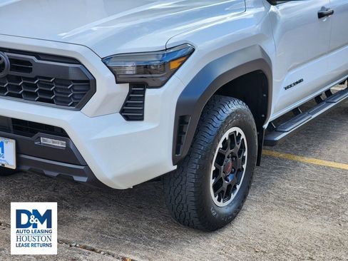 Used 2024 Toyota Tacoma TRD Off-Road image 12
