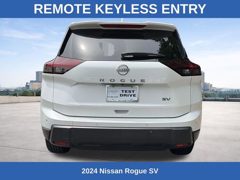 Used 2024 Nissan Rogue SV FWD image 6