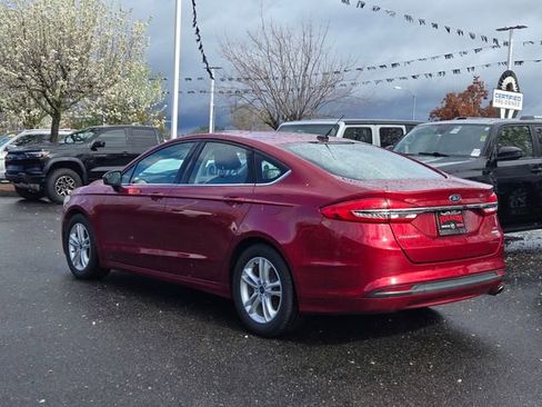 Used 2018 Ford Fusion SE w/ Fusion SE Technology Package image 6