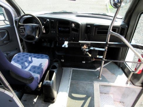 Used 2009 Chevrolet Kodiak C4500 2WD Regular Cab image 14
