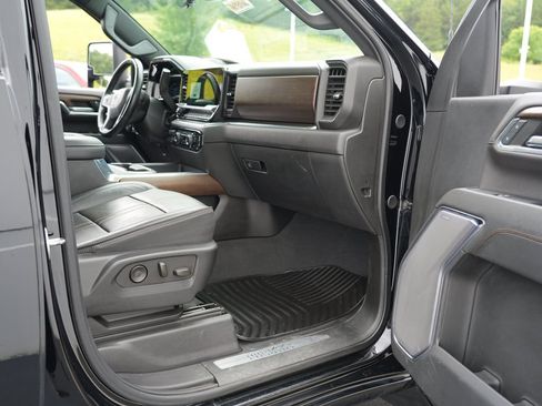 Used 2024 Chevrolet Silverado 3500 High Country w/ High Country Premium Package AWD/4WD image 29