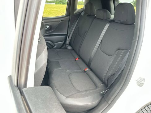 Used 2022 Jeep Renegade Altitude image 22