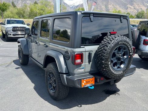 Used 2023 Jeep Wrangler Unlimited w/ Cold Weather Group AWD/4WD image 9