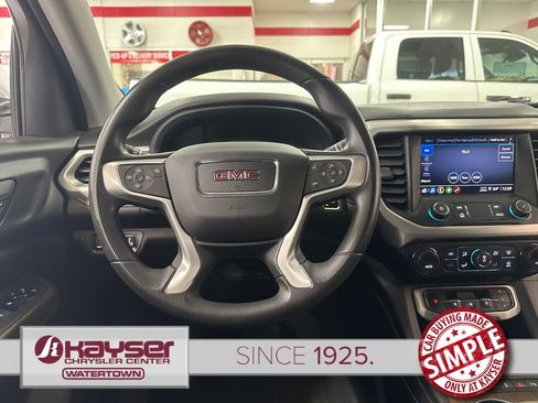 Used 2022 GMC Acadia SLE w/ LPO, Floor Liner Package AWD/4WD image 15