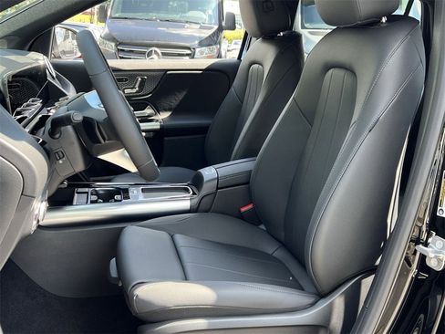 Certified 2025 Mercedes-Benz GLA 250 4MATIC image 11