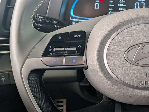 Used 2025 Hyundai Elantra Sport image 15