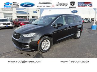 Used 2023 Chrysler Pacifica Touring-L 360° Tour