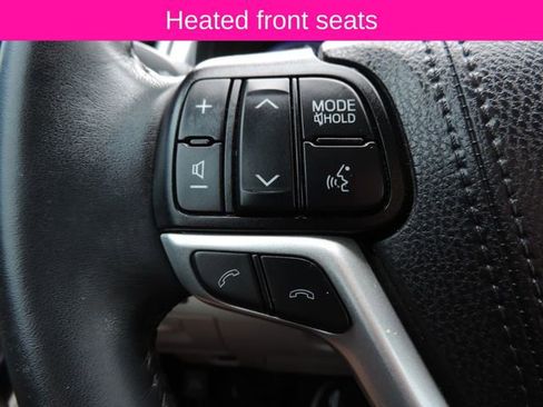 Used 2019 Toyota Highlander XLE FWD image 32