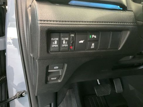 New 2026 Honda Odyssey Touring image 9