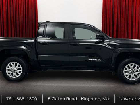 Certified 2024 Toyota Tacoma SR5 AWD/4WD image 4