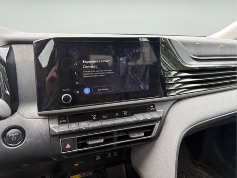 Used 2025 Toyota Camry LE w/ Convenience Package FWD image 9