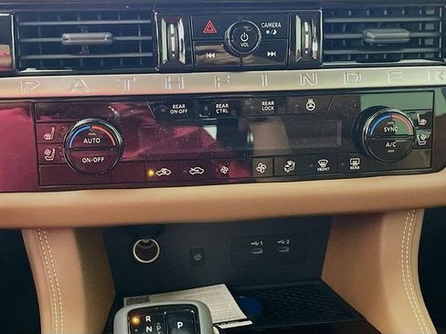 New 2026 Nissan Pathfinder Platinum image 11