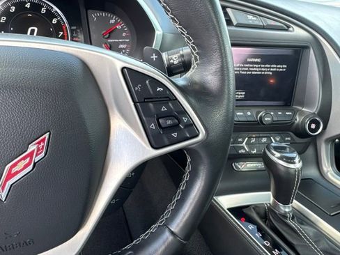 Used 2017 Chevrolet Corvette Stingray Coupe w/ 1LT RWD image 18