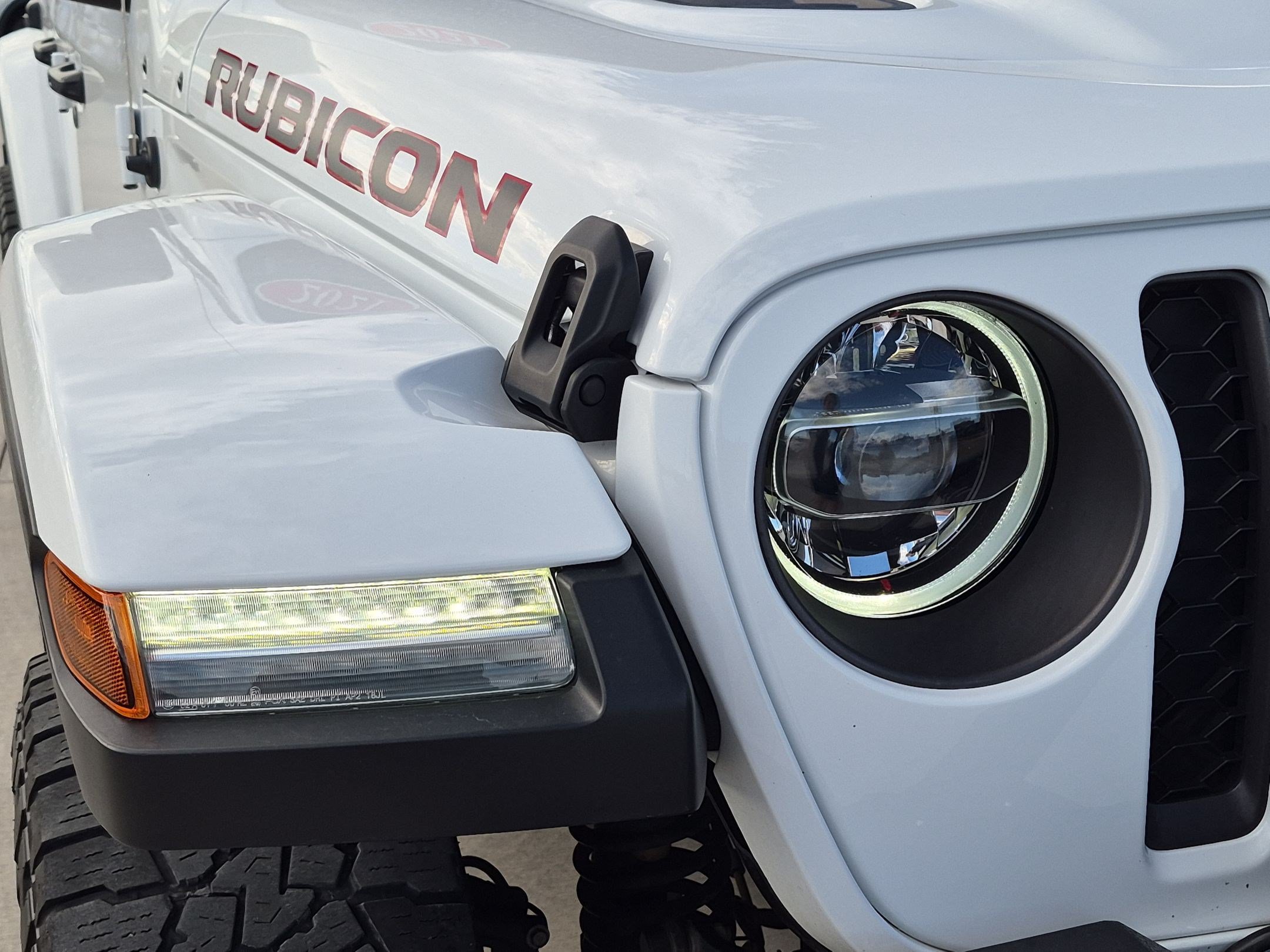 Used 2021 Jeep Gladiator Rubicon AWD/4WD image 11