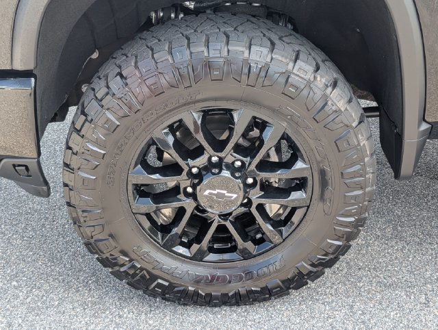 Used 2025 Chevrolet Silverado 2500 LTZ w/ LTZ Plus Package AWD/4WD image 15