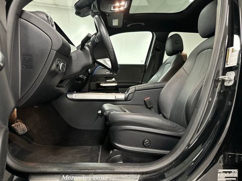 Used 2025 Mercedes-Benz GLB 250 image 18